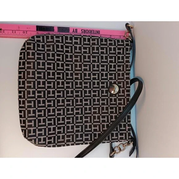 Tommy Hilfiger Bag / Crossbody Black White Monogram / Y2K Bag / Classic Preppy - Picture 10 of 15